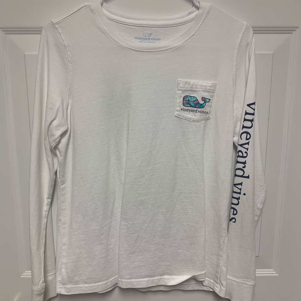 Vineyard Vines girls long sleeve t-shirt.